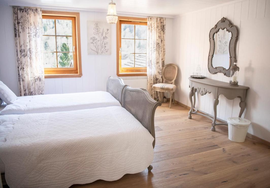 Sumvitg Casa Pasch - Boutique Bed And Breakfast In Cumpadials מראה חיצוני תמונה